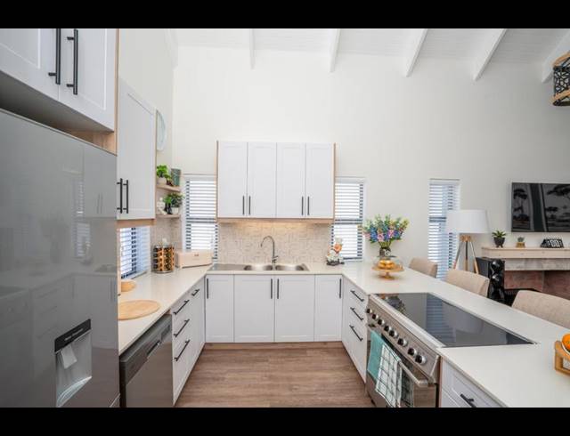 2 BEDROOM HOUSE FOR SALE IN SALDANHA HEIGHTS